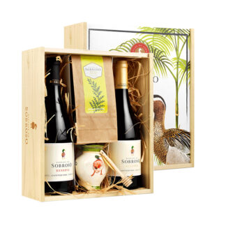 Conjunto Vinho Herdade do Sobroso Tinto e Branco - Reserva - 2 garrafas + Mel + Infusão